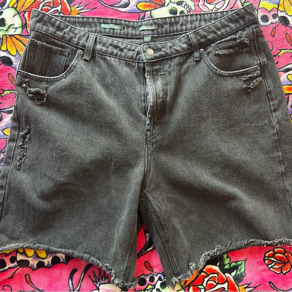 Black Distressed Women’s Denim Shorts